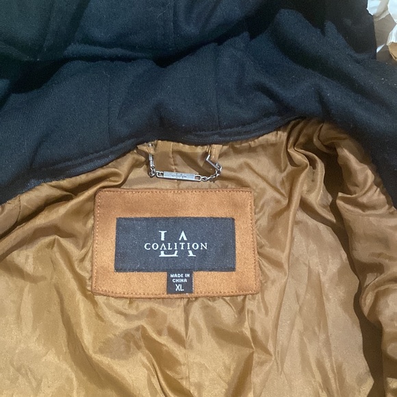 Ladies Coat🤎🖤 - Picture 7 of 8